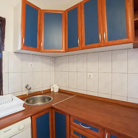 Dalmatinska Kuca Milna (Brac)
