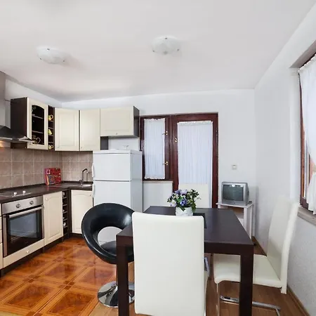 Apartment Dalmatinska Kuca *