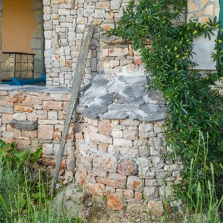 Dalmatinska Kuca * Milna (Brac)
